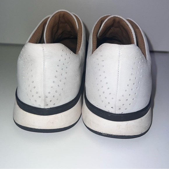 Vionic- Black and white codie Casual Slip on Sneaker - Picture 6 of 8